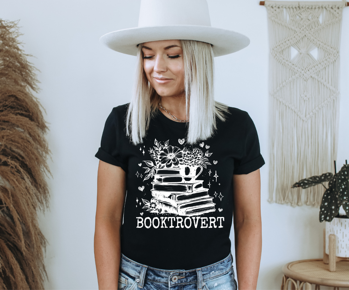 Booktrovert Tee