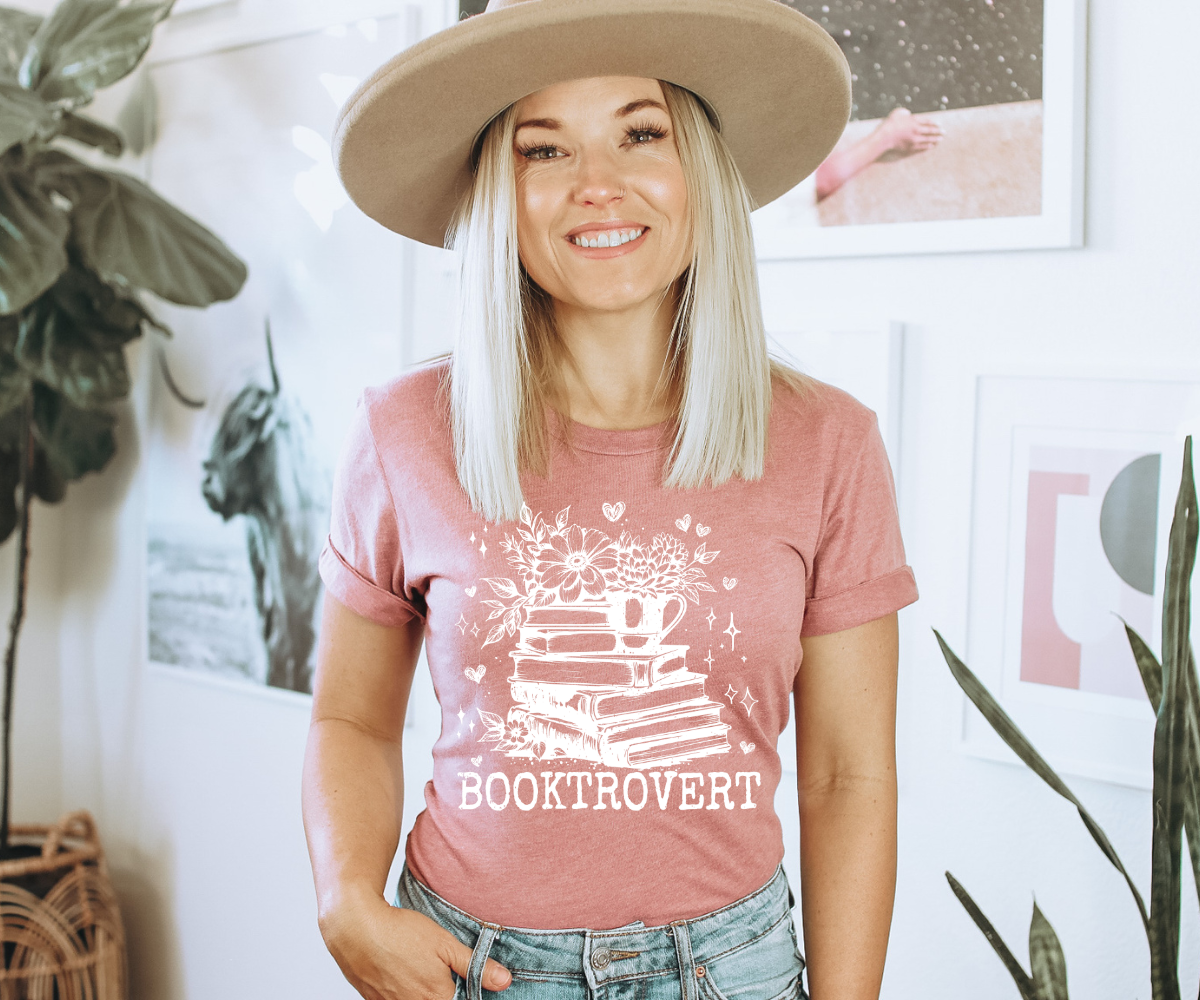 Booktrovert Tee